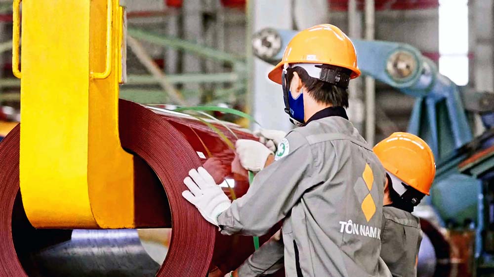 Thép Nam Kim muốn tăng giá trị sản phẩm tôn mạ thông qua đầu tư nhà máy mới Ảnh: Lê Toàn