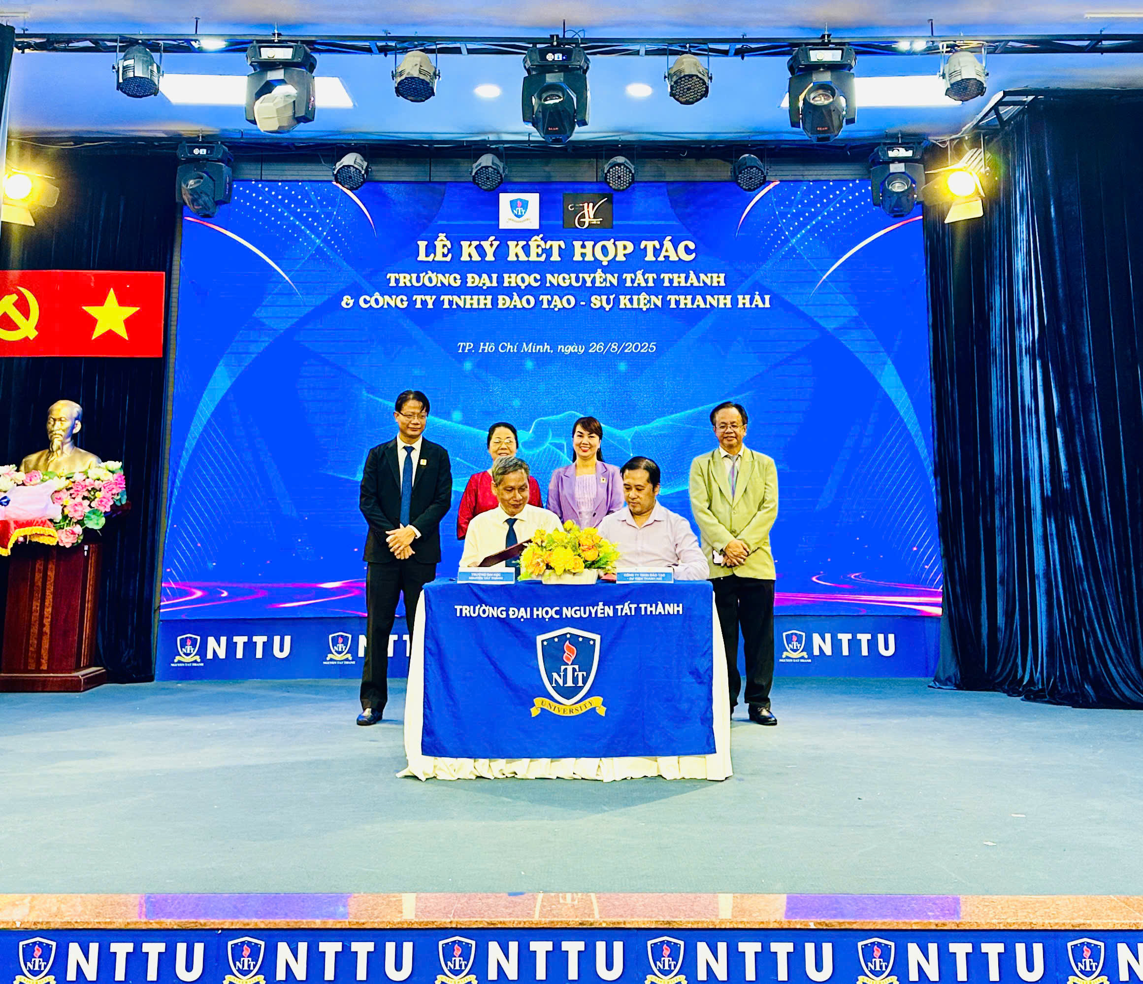 Công ty TNHH Đào Tạo – Sự kiện Thanh Hải ký hợp tác với Trường Đại học Nguyễn Tất Thành.