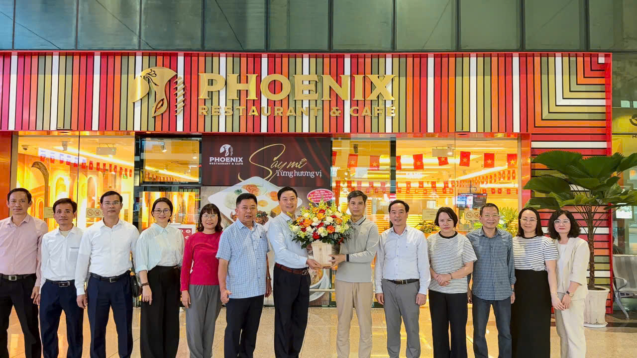 Đại diện doanh nhân TP. Hồ Chí Minh đón Đoàn công tác tỉnh Hưng Yên trở về từ  Uzbekistan