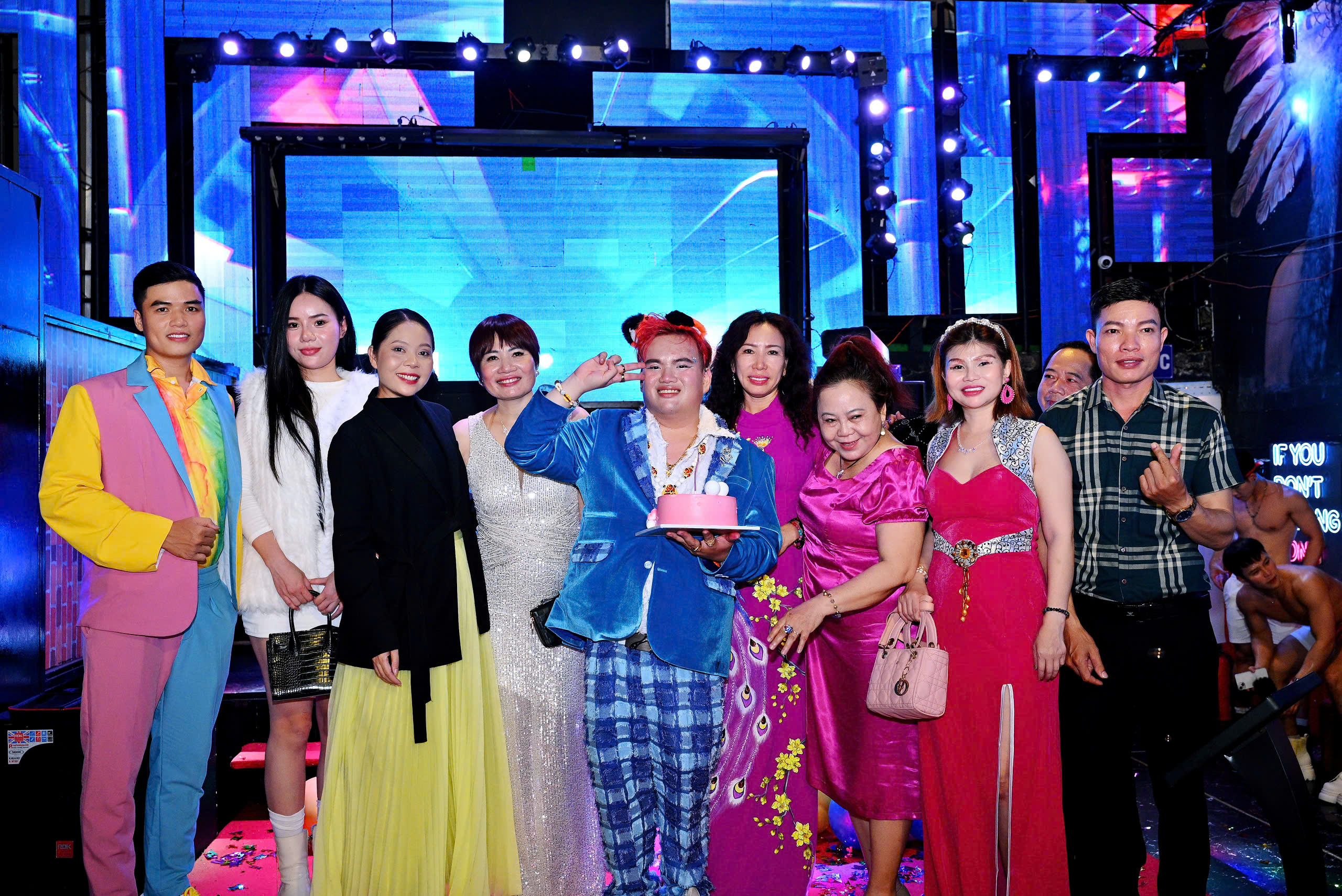 Dấu ấn 20 năm hoạt động nghệ thuật của bầu show quốc tế Happy Poli