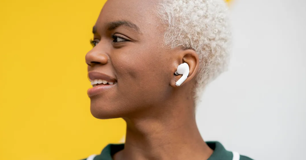 Đeo Airpods bị bẩn không khác gì ‘nuôi’ cả ổ vi khuẩn trong tai: Đây là cách vệ sinh headphone không dây hiệu quả nhất, người dùng nên thử ngay