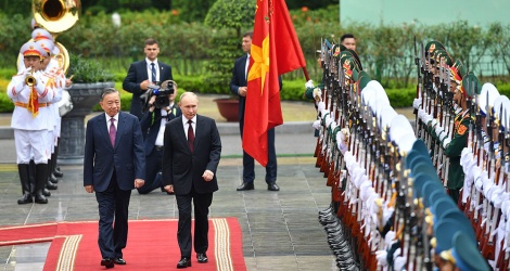 Lễ đón chính thức Tổng thống Nga Vladimir Putin thăm cấp Nhà nước tới Việt Nam