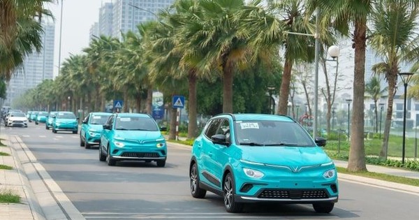 Taxi điện của ông Phạm Nhật Vượng chơi lớn: Tặng tối đa 5 triệu đồng cho khách hàng phản ánh chất lượng dịch vụ