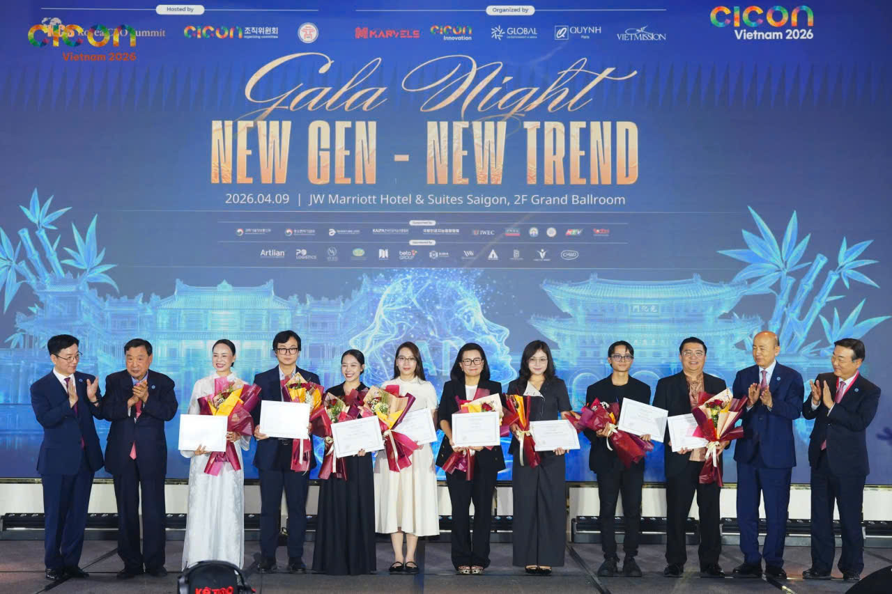 CICON Vietnam 2026 trao giải thưởng: WORLD CEO SUMMIT AWARRDS tôn vinh các doanh nhân Việt Nam CICON Vietnam 2026 trao giải thưởng: WORLD CEO SUMMIT AWARRDS tôn vinh các doanh nhân Việt Nam